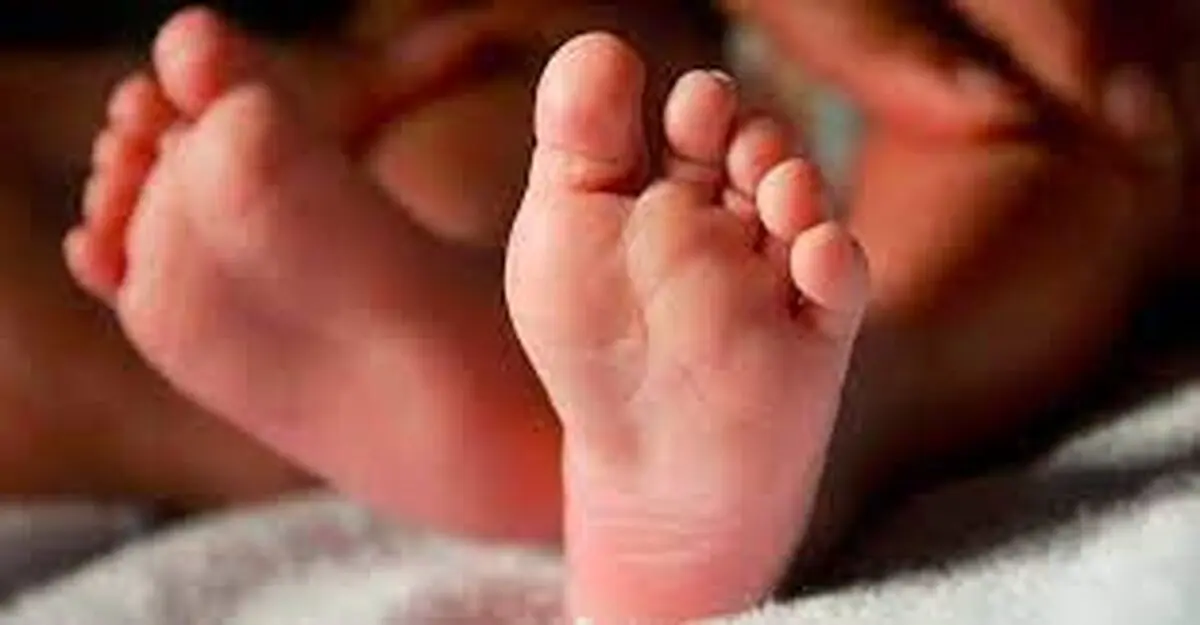 آزار دختر ۱۷ ماهه توسط پدر سنگدل