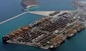 افتتاح خط دریایی مستقیم حمل‌ونقل میان امارات و چین/ یک کشتی غول پیکر حامل بیش از 6000 خودرو تولید شرکت چینی در بندر خور فکان در شارجه امارات پهلو می‌گیرد