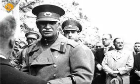 بازدید رضاشاه از کارخانه هواپیماسازی شهباز/ عکس