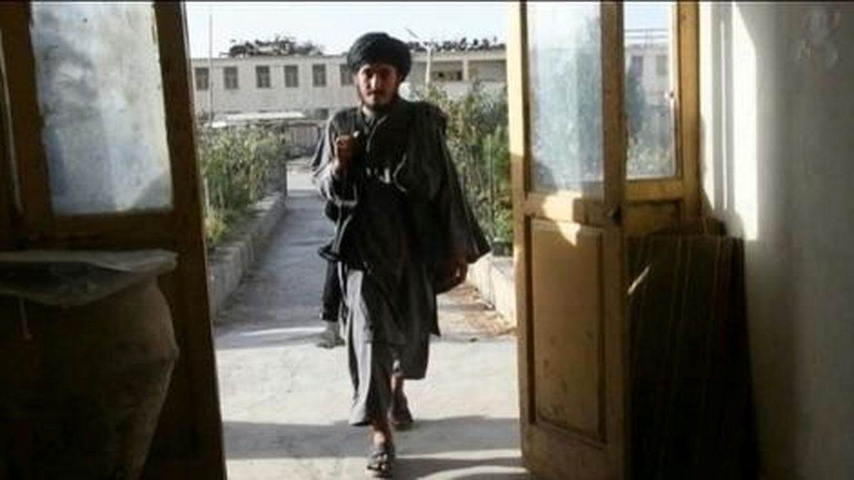 زندگی در افغانستان طالبان چگونه می گذرد؟/ نگرانی، آسودگی، ناامیدی، غرور/ حقوق یک نیروی پلیس 142 دلار در ماه است/ ویدئو
