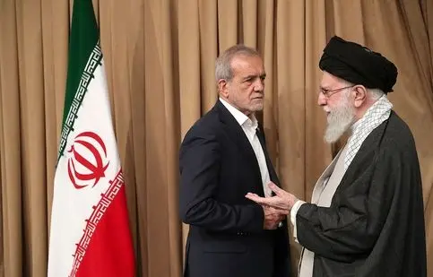 پزشکیان: در جنگ ۱۲ روزه خدمت رهبر شهید رفتم و ایشان گفتند چگونه مذاکره انجام بشود/ ایشان قبول کردند ما باید برویم پای میز مذاکره، اما اکنون تبلیغ می شود که نباید مذاکره کنیم/ اگر بگویم برخی درباره مذاکره حرف بی ربط می زنند، دعوا ایجاد می شود/ ویدئو