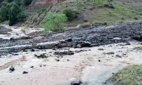 وقوع سیل در مناطقی از فیروزکوه/ دو تیم ارزیاب هلال احمر اعزام شد