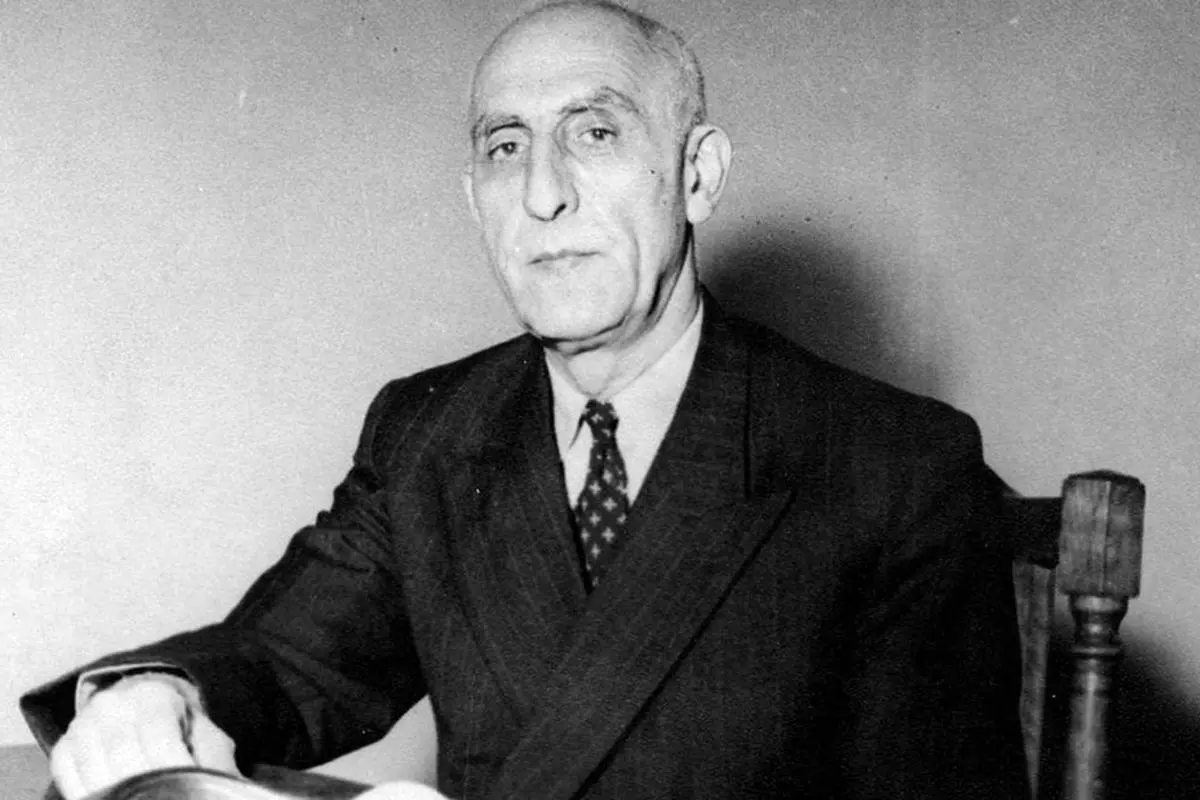 سفر در زمان؛ «محمد مصدق» در کنار آیت الله کاشانی 