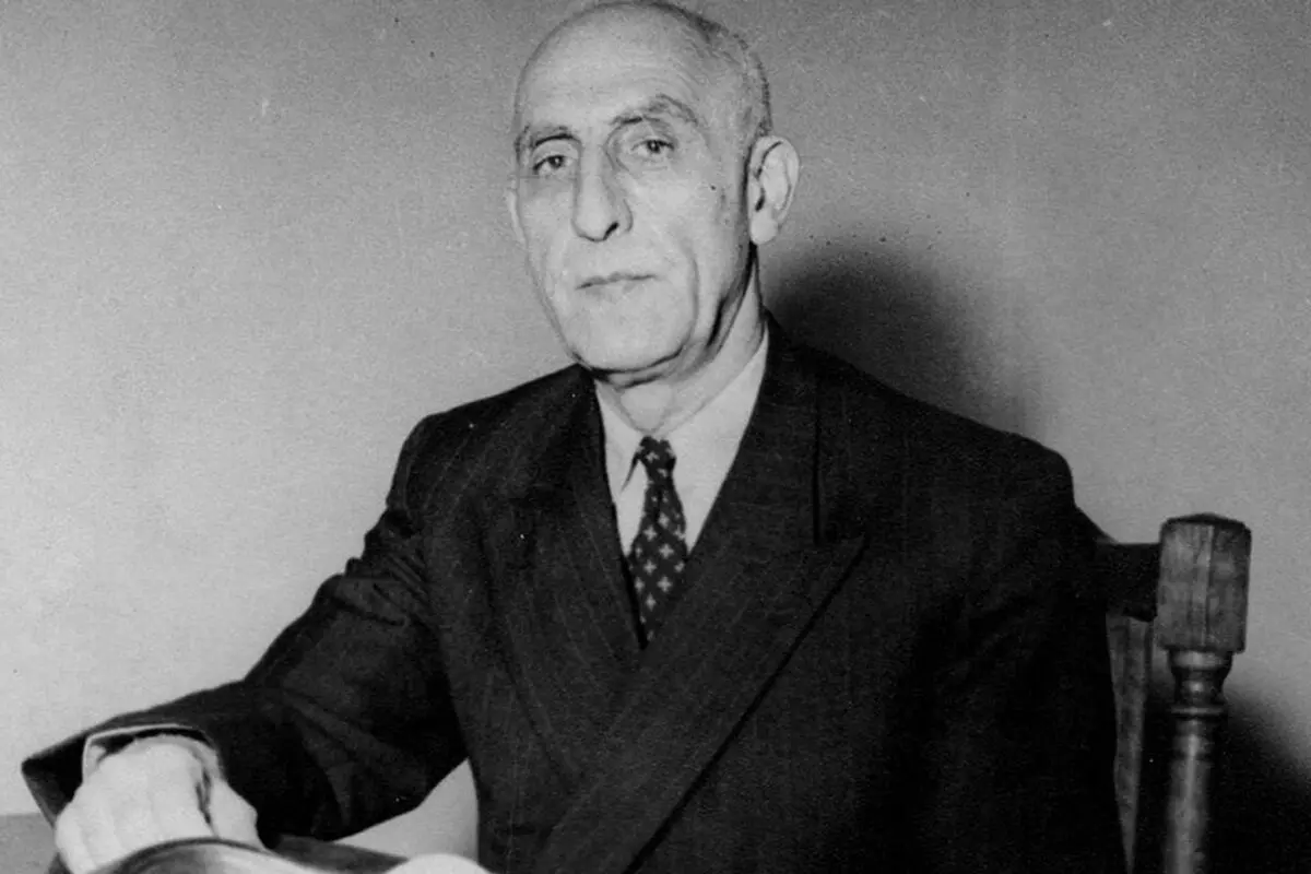 سفر در زمان؛ «محمد مصدق» در کنار آیت الله کاشانی 