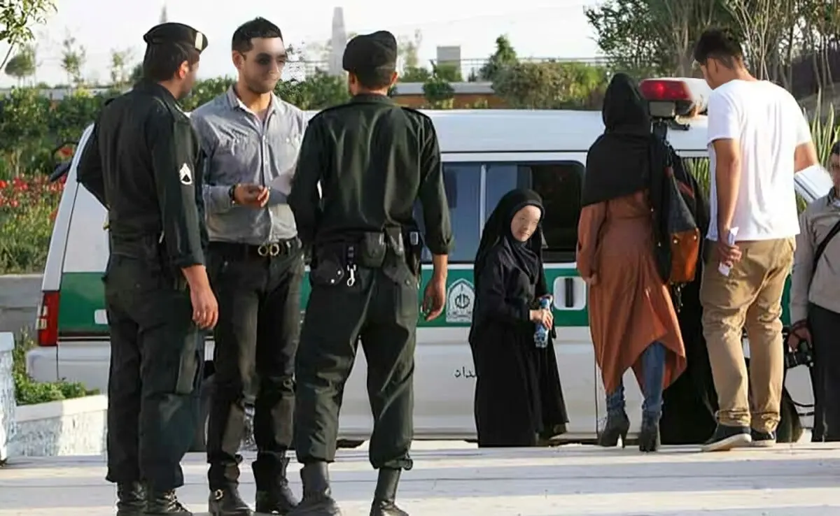 از گشت ارشاد آقایان تا نکونام نگون‌بخت