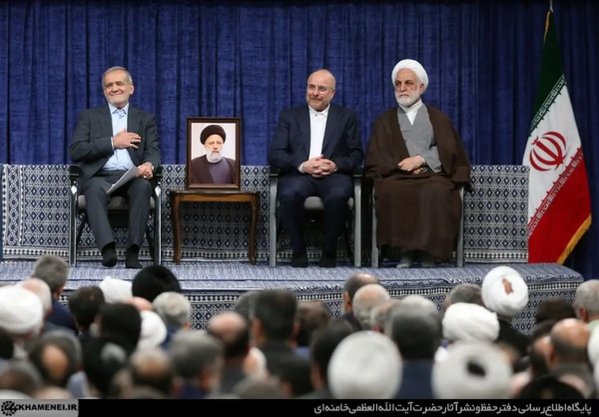 رئیس‌جمهور پزشکیان امروز تنفیذ شد؛ شاخص‌ها و قیمت‌ها را یک گوشه یادداشت می‌کنیم

