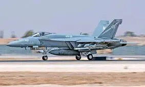 آسیب مرموز به جنگنده F/A-18 نیروی دریایی آمریکا

