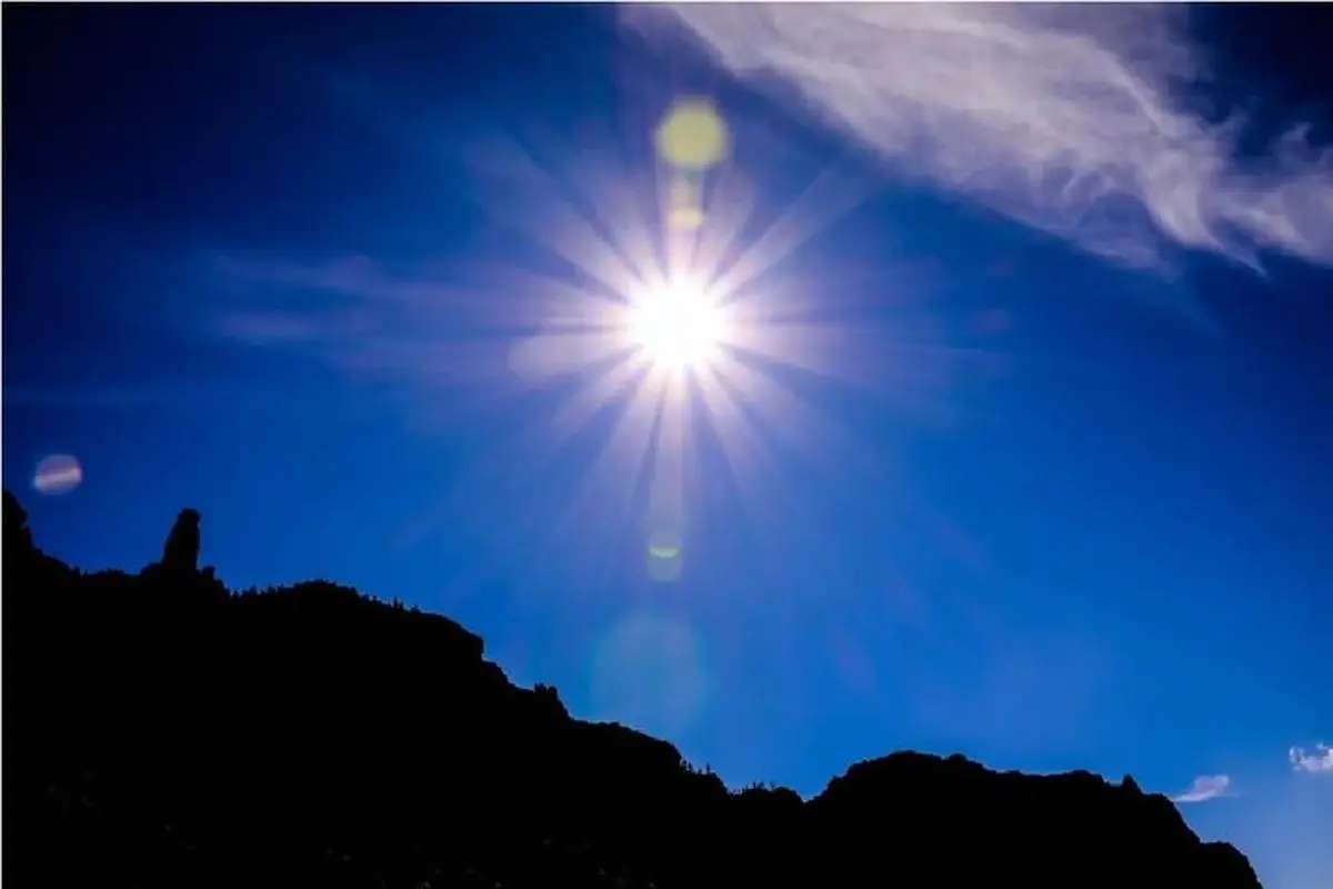 چرا آسمان همه‌جا یک رنگ نیست؟

