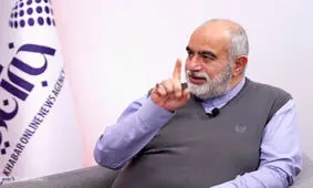 حسام الدین آشنا با رسم شکل توضیح داد؛ مذاکره غیرمستقیم یعنی جنگ