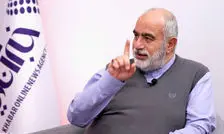 حسام الدین آشنا با رسم شکل توضیح داد؛ مذاکره غیرمستقیم یعنی جنگ