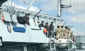 آلمان ناوهای جنگی خود را از تنگه هرمز دور کرد/ آیا این نشانه ای از افزایش درگیری ایران و آمریکاست؟

