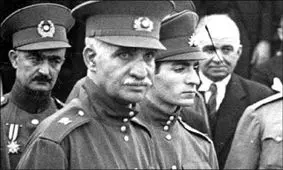 رضاخان چطور به تخت رسید؟