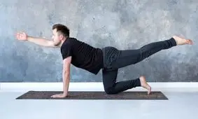 ۷ حرکت کششی برای خواب بهتر