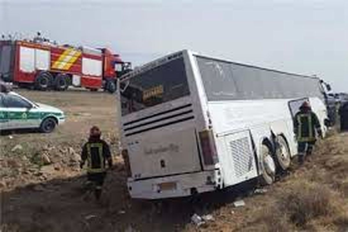 مرگ دختر نوجوان در واژگونی اتوبوس