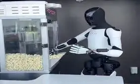 رباتی که پاپ کورن تولید می‌کند/ ایلان ماسک با انتشار ویدئو: تا چند سال آینده این عادی خواهد شد

