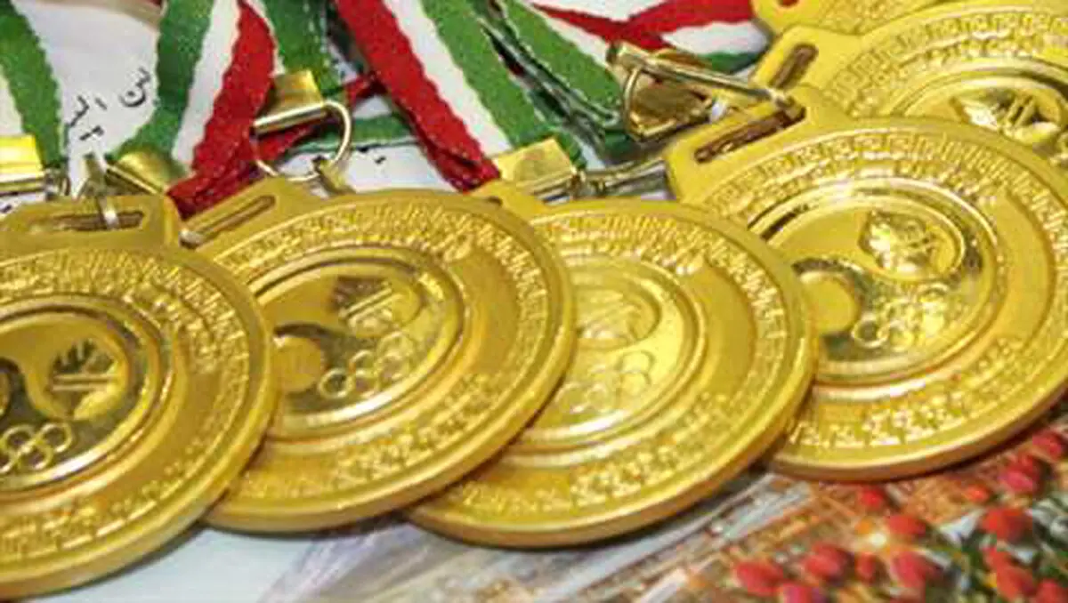 پشت‌پرده زندگی قهرمانان را ببینید