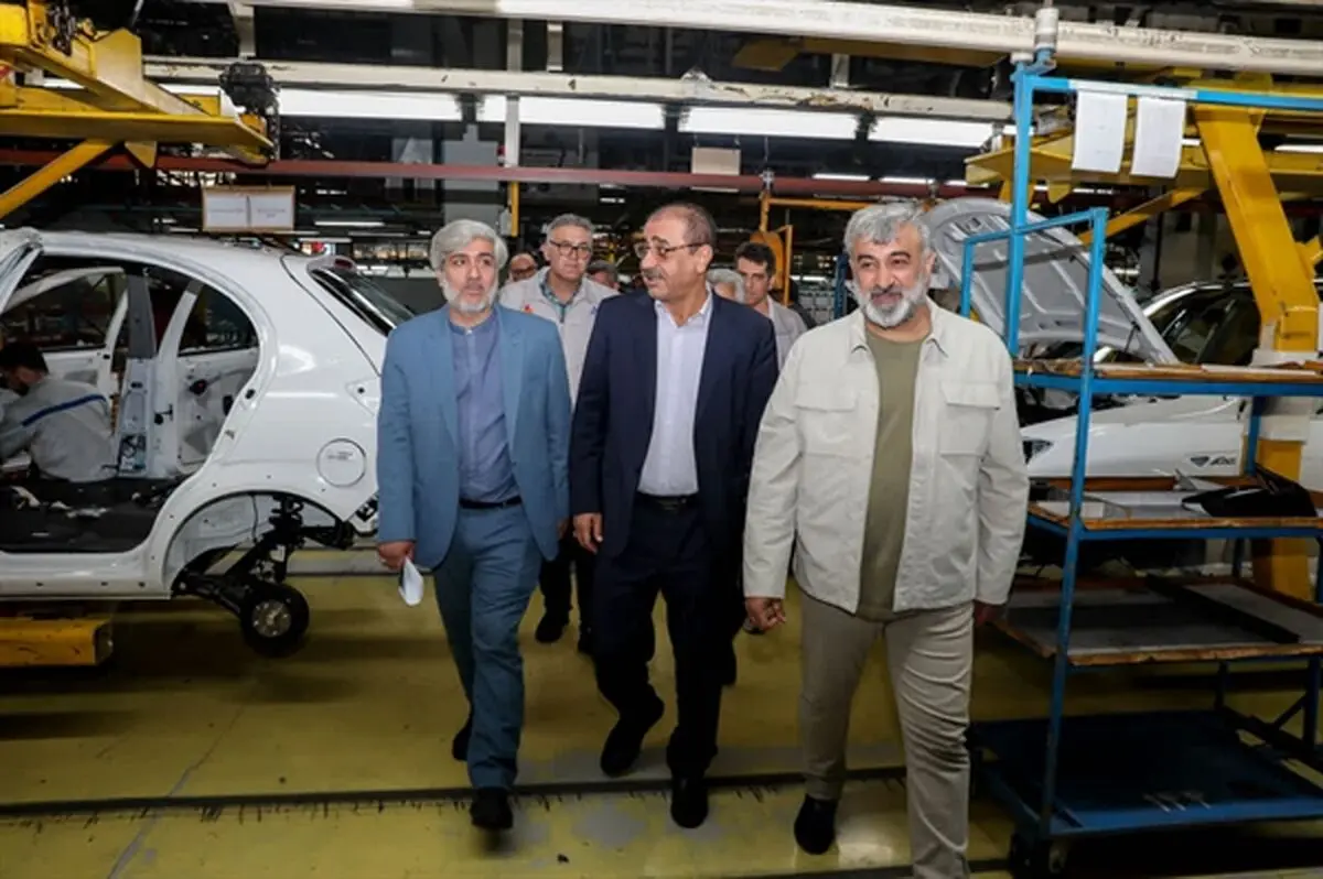  تعامل بیشتر خودروسازان و قطعه‌سازان به کاهش قیمت خودرو منجر می‌شود

