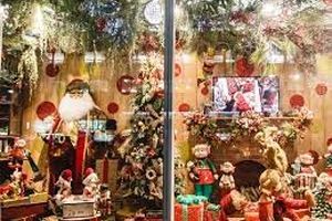 «کریسمس» در خیابان میرزای شیرازی