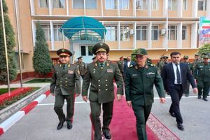 دیدار سرلشکر باقری با وزیر دفاع تاجیکستان