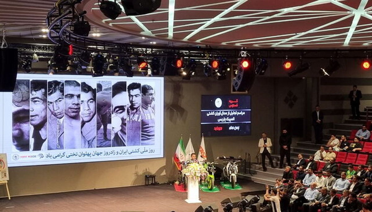 دبیر: جامعه کشتی قهر کردن را کنار بگذارد/ باید التماس کنند تا در کشتی کار کنند/ خدا را شکر کشتی به سمت درآمدزایی می رود