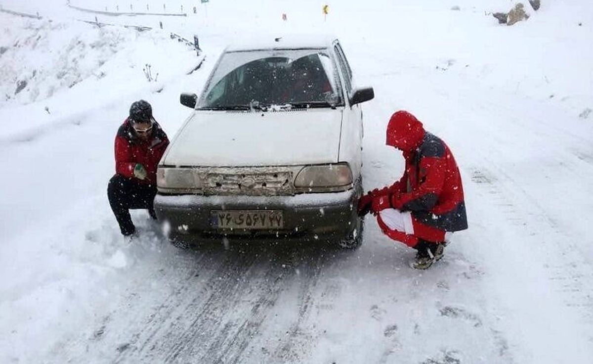 ۷۰۰ نفر گرفتار در جاده‌های برفی استان اردبیل نجات یافتند