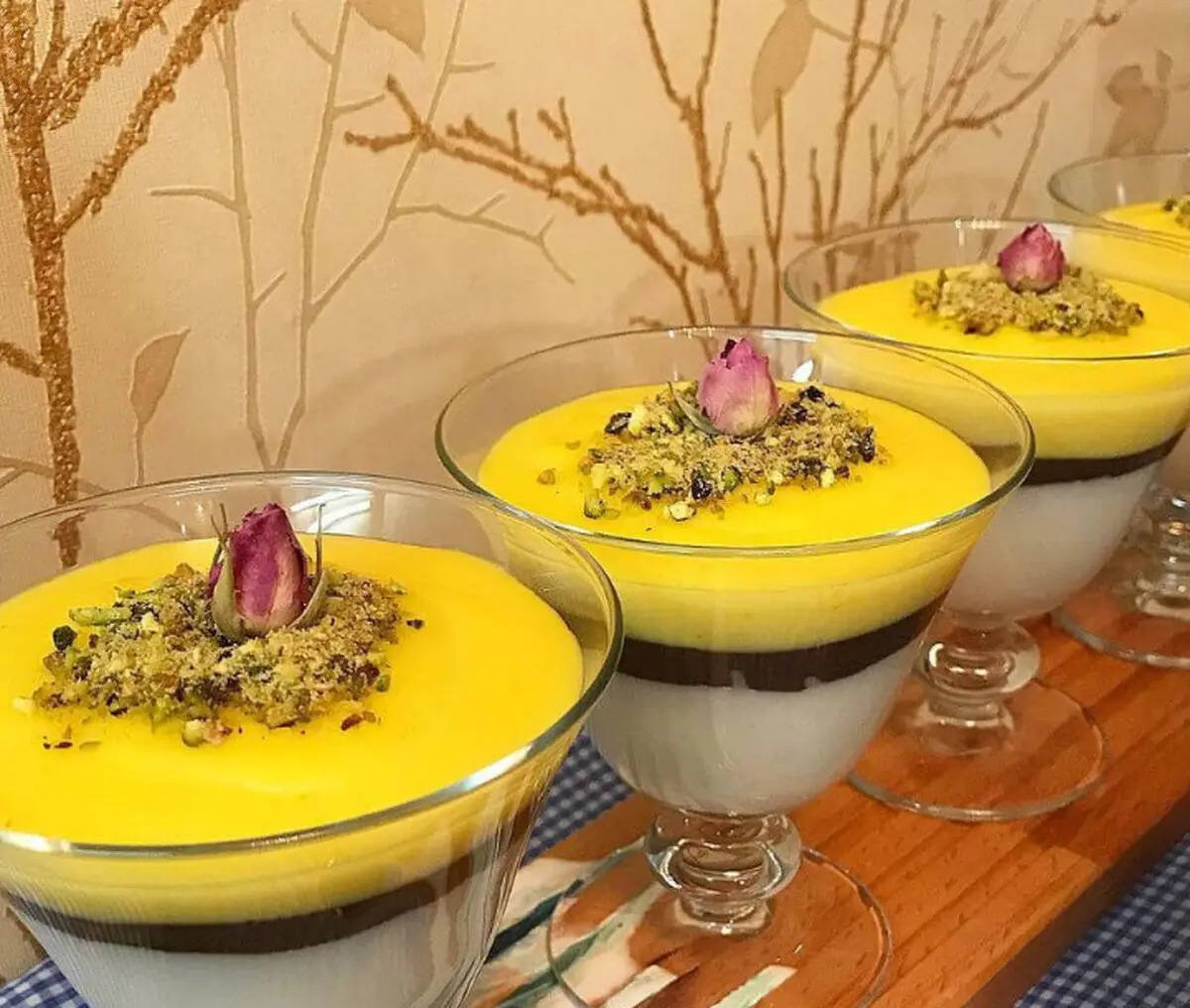 طرز تهیه محلبی سه رنگ مجلسی و لطیف