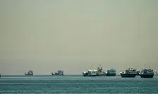 مسیر جنوبی عمان در تنگه هرمز همچنان برای تردد دوطرفه باز است