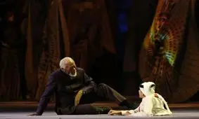 زیباترین صحنه افتتاحیه جام جهانی ۲۰۲۲ قطر/ گفتگوی نمایندگان شرق و غرب/ ویدئو
