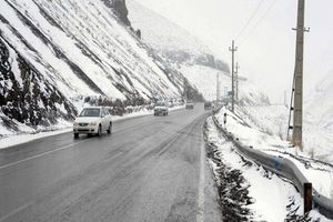 برف و باران در جاده های ۱۵ استان کشور