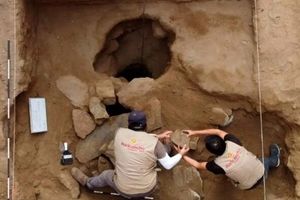 کشف مقبره باستانی زیر یک خانه