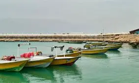 حمله هوایی به لنج‌های صیادی در اسکله ملو | حادثه تلفات جانی نداشت