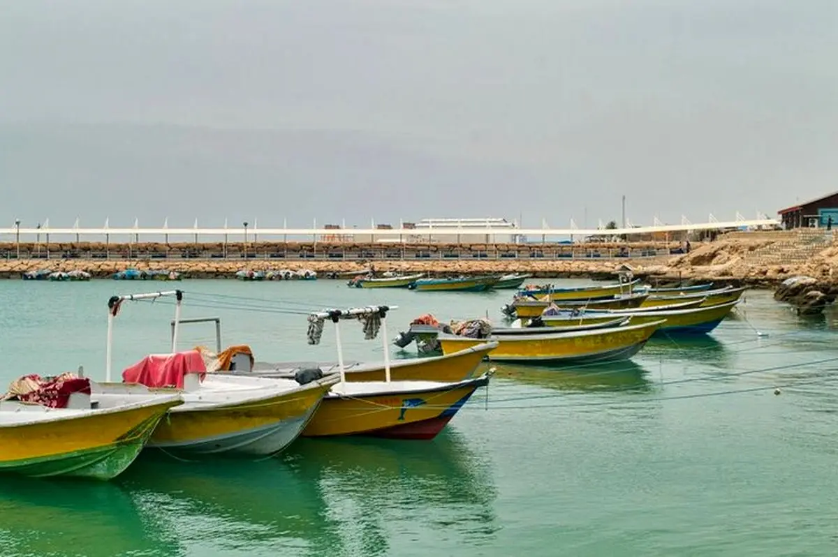 حمله هوایی به لنج‌های صیادی در اسکله ملو | حادثه تلفات جانی نداشت
