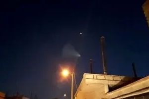 مشاهده یک شیء نورانی در آسمان اهواز/ ویدئو