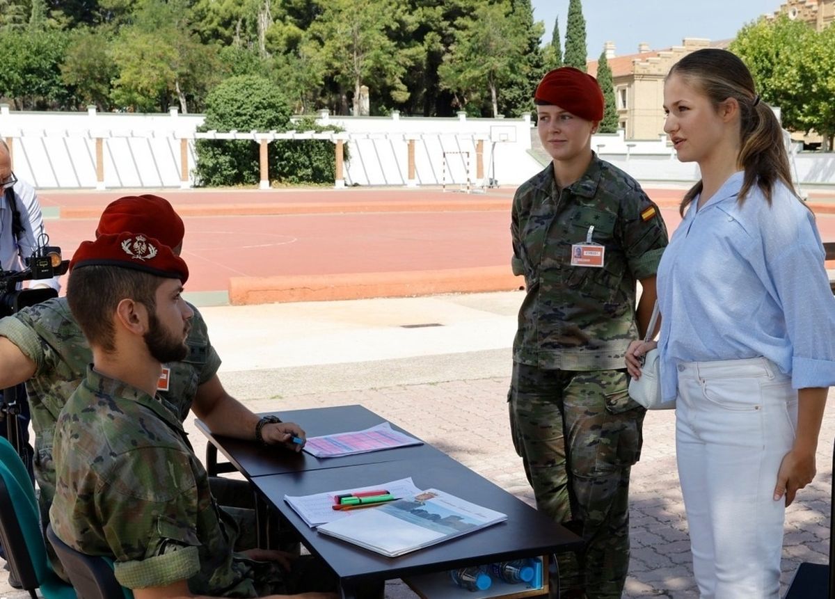  شاهدخت ارتش؛ ملکه آینده اسپانیا با یونیفرم نظامی/ عکس
