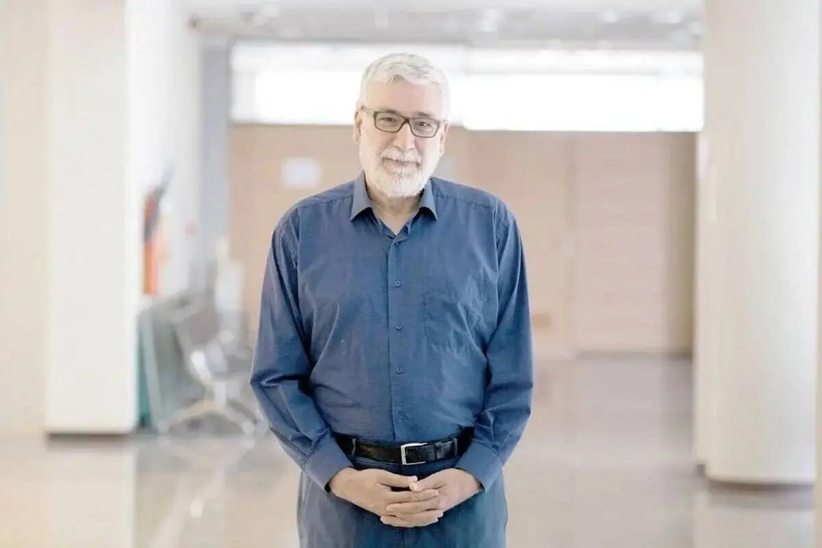 عباس ملکی: ترامپ نمی‌تواند برای مدت طولانی مواضع متناقض داشته باشد / آمریکا حتی وقتی به ایران پیشنهاد بسته ۳۰۰ میلیارد دلاری می‌دهد در حال جنگ است
