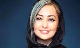 حضور نفیسه روشن در کنسرت علی یاسینی/ واکنش عجیب خانم بازیگر به تشویق مردم!/ ویدئو