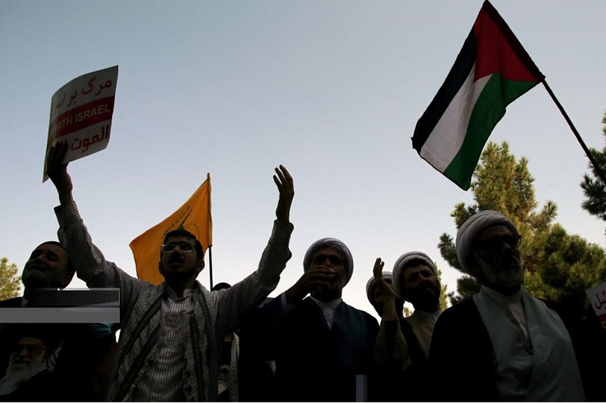تجمع طلاب حوزه علمیه در حمایت از فلسطین/ تصاویر