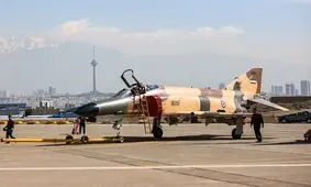 کدام تجهیزات در رژه ارتش حضور یافتند؟/ پهپادها، موشک‌ها و زیردریایی‌هایی که امروز در خیابان بودند