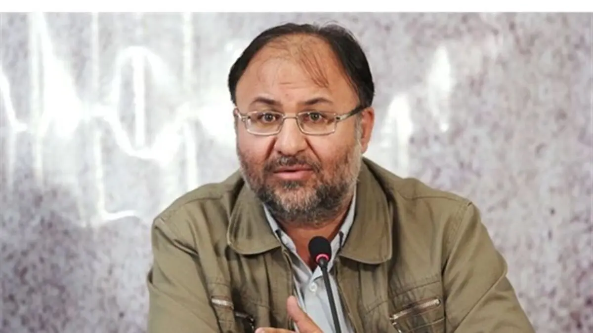 فعال سیاسی اصولگرا: برخی نماینده های مجلس هیچ فرقی با چوب خشک ندارند