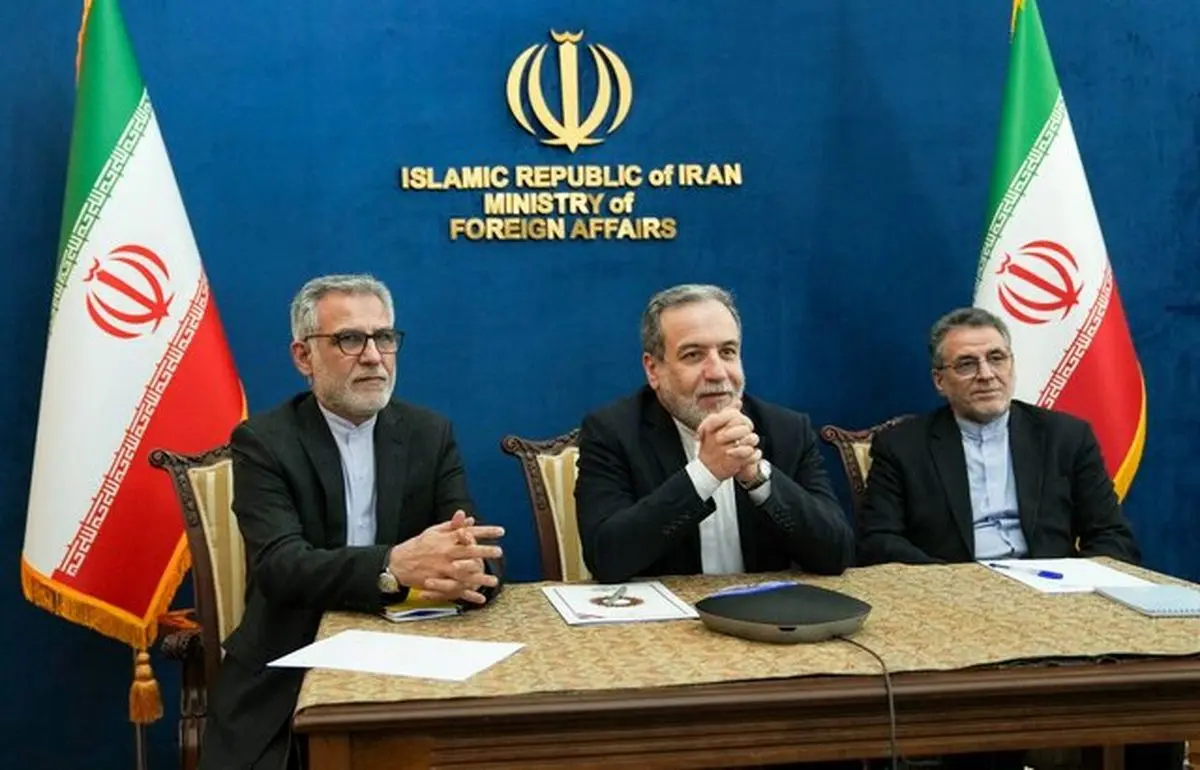 نشست وبیناری عراقچی با سفرا و رؤسای نمایندگی‌های ایران در قاره آسیا