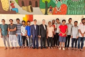 دیدار سفیر ایران با صیادان ایرانی بازداشتی در موزامبیک


