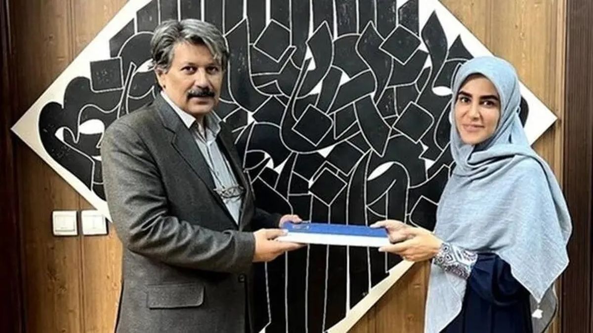 پس از فشارها، مدیر روابط عمومی معاون هنری وزارت ارشاد برکنار شد/ حضور هنرمندان بدون حجاب در یک مراسم، کار دست سعید اسلامزاده داد؟
