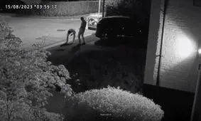 ماجرای رسوایی در میهمانی تولد وزیر بلژیکی ؛ ادای «گیتار زدن» یا «ادرارکردن» واقعی