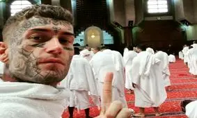 بلاگر معروف انگلیسی مسلمان شد/ ویدئو