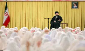 رهبر انقلاب انگشترش را در جشن تکلیف به چه کسی هدیه داد؟
