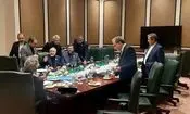 کیهان: مذاکرات را متوقف کنید