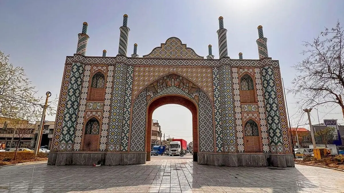سفر به ایران قدیم؛ قدیمی‌ترین عکس از «دروازه دولت» تهران؛ 160سال قبل 