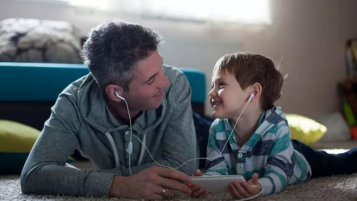 تقریبا نیمی از والدین تحمل شنیدن موسیقی مورد علاقه فرزندانشان را ندارند