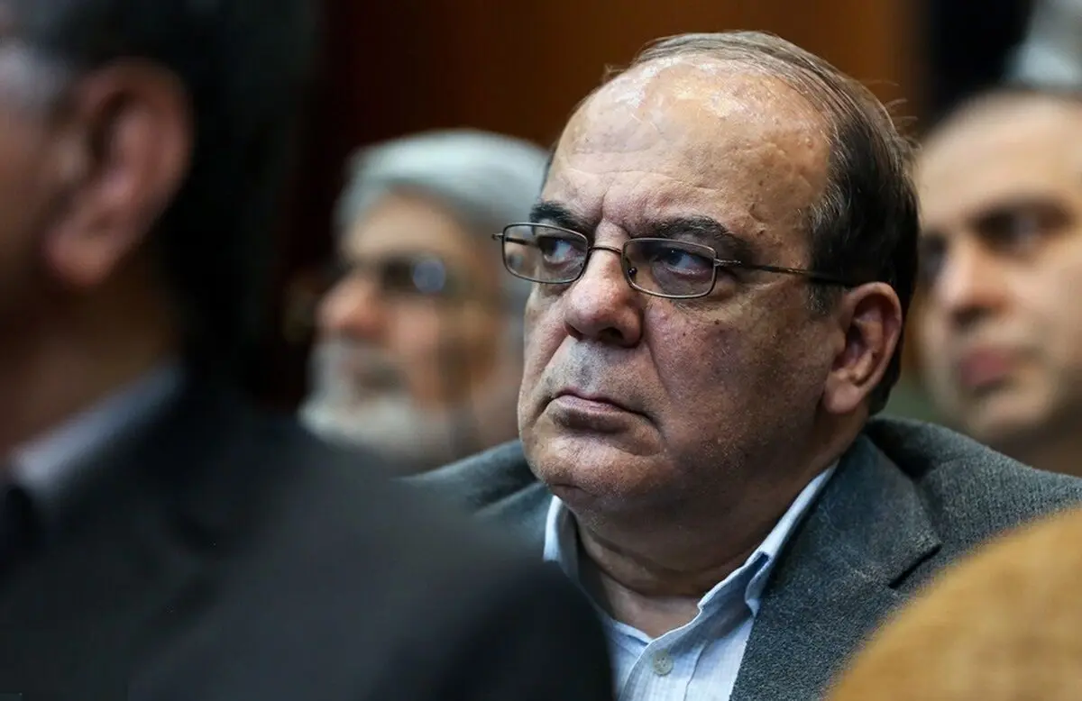 درخواست عباس عبدی از رئیس‌جمهور برای تغییر مدیریت صداوسیما