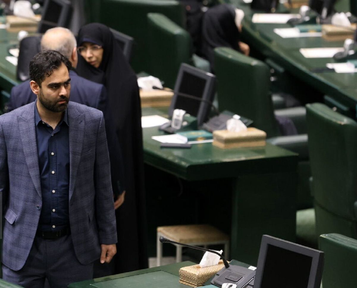 انتقاد ثابتی از لاریجانی و عراقچی؛ جاسوسان آژانس در پوشش بازرس به ایران آمدند/ ویدئو